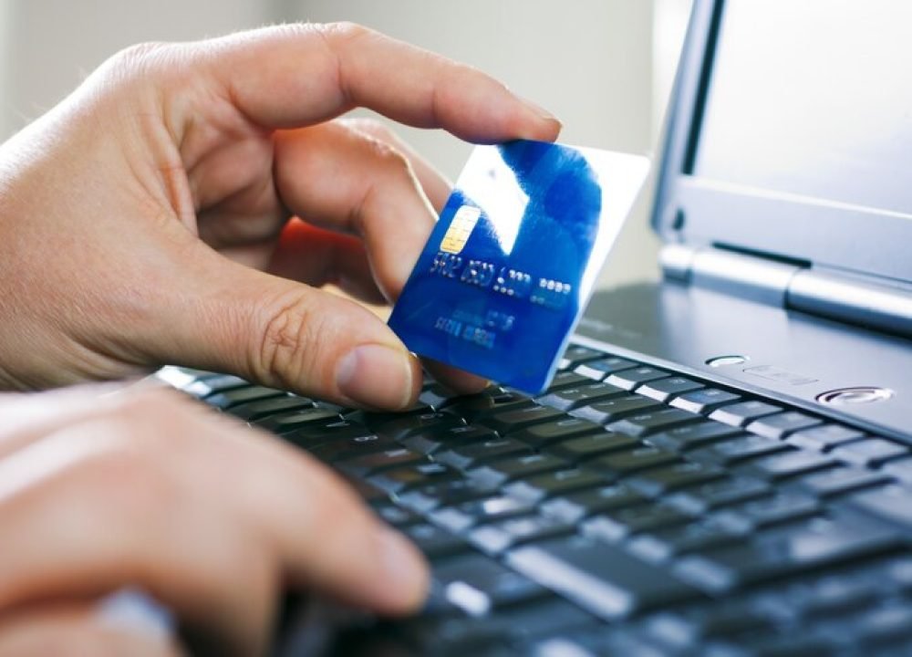 credit-card-business-buying-contemporary-pc_1301-2086