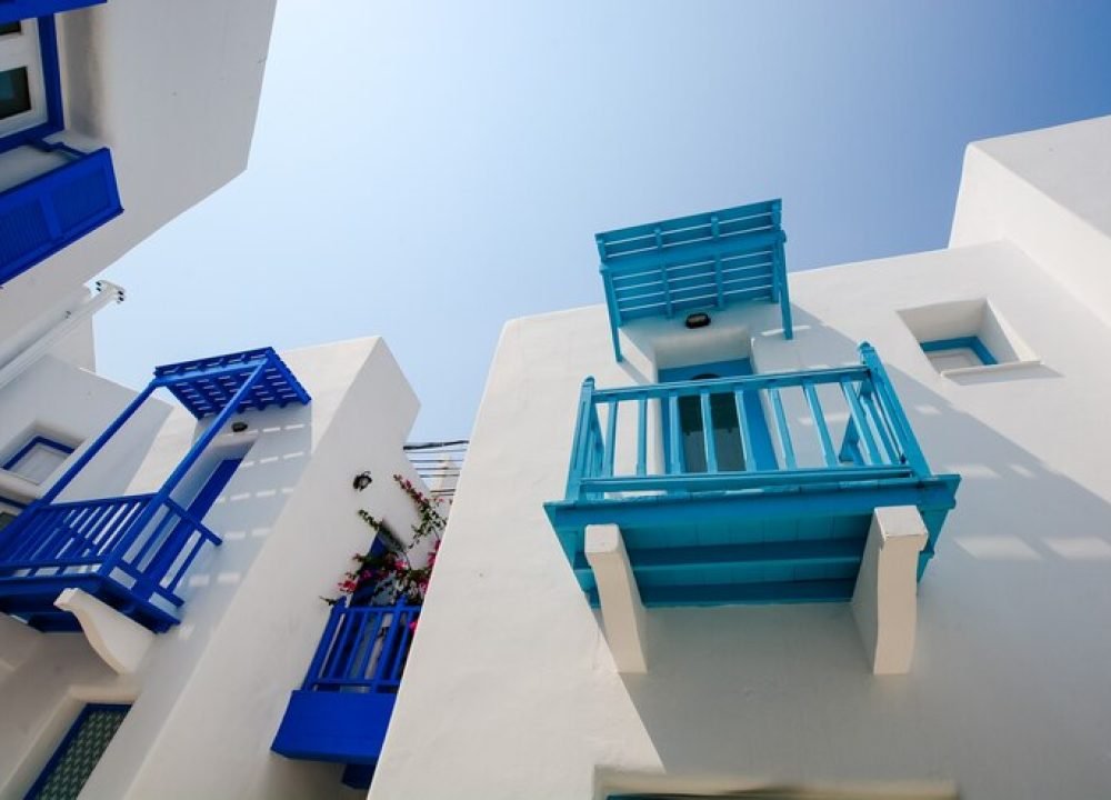 south-vintage-building-exterior-blue_1253-646
